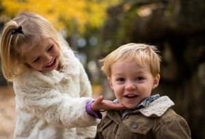 inteligencia-emocional-ninos-hermanos-psicomotricidad-psicomotora